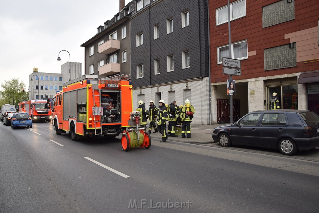 Feuer 1 Koeln Hoehenberg Olpenerstr P09.JPG - Miklos Laubert